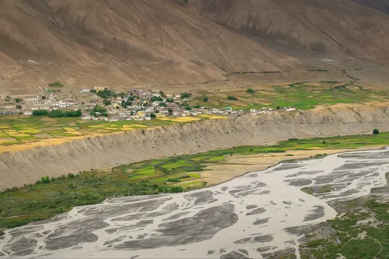 Pin Valley & Mud Village: 6-Day Wildlife & Green Desert Expedition