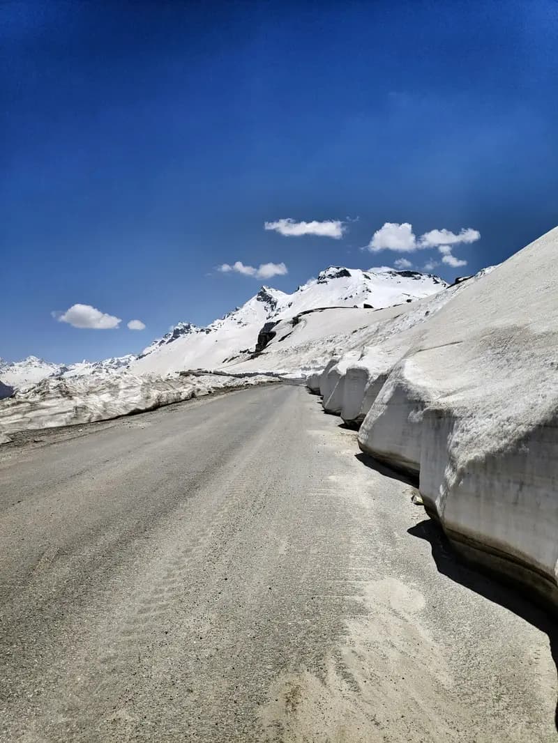 5-Day Manali Volvo Tour Package