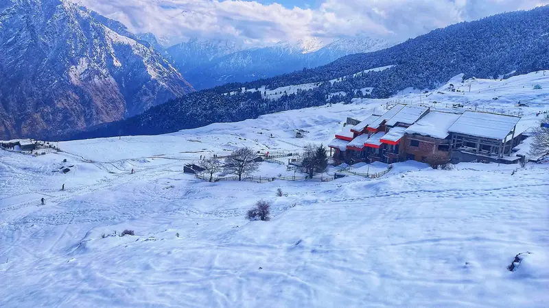 4-Day Auli Skiing & Gorson Bugyal - 4 Days Winter Wonderland Expedition