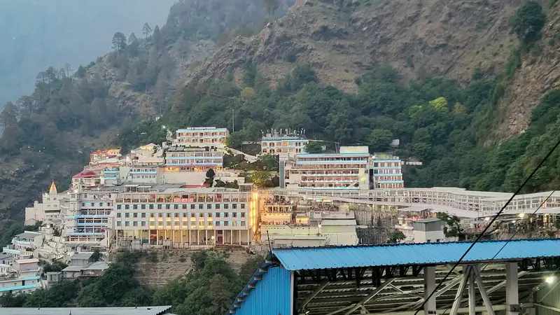 8-Day Divine Kashmir - 8 Days Vaishno Devi, Srinagar & Gulmarg Grand Tour